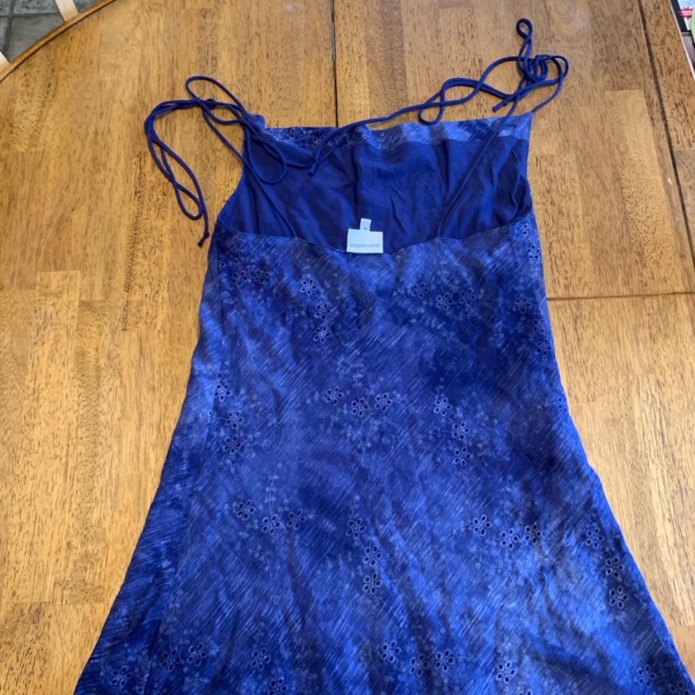 Dress - Picture 3 of 3